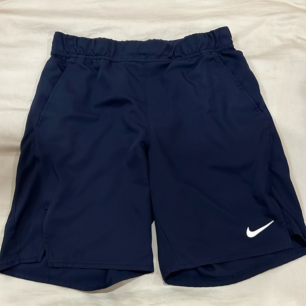 Nike Victory Tennis Men’s Shorts size medium